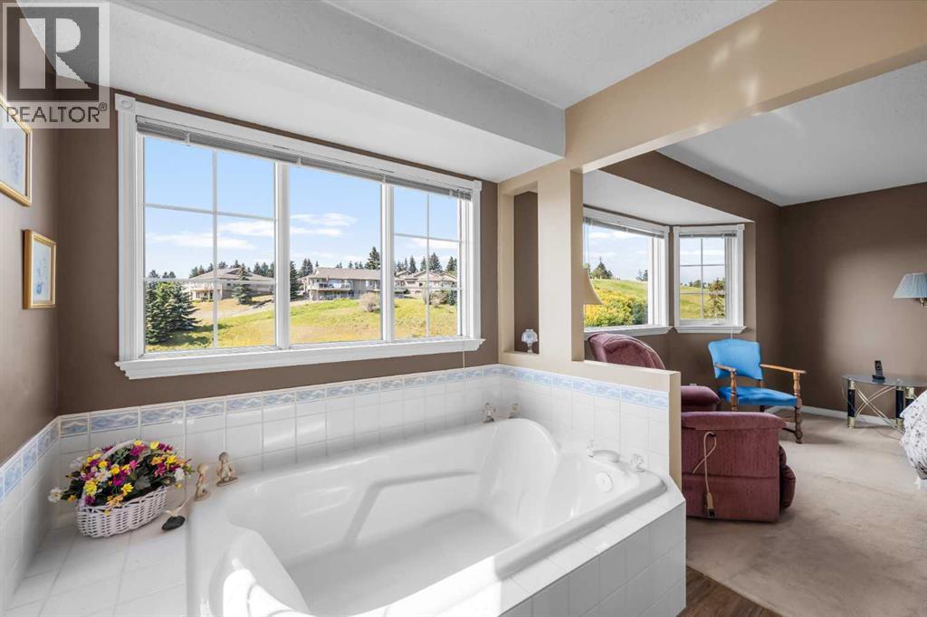 Single Family House for Sale in   Silver Springs Road NW Silver Springs Calgary 