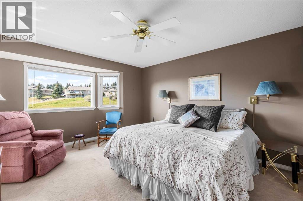 Single Family House for Sale in   Silver Springs Road NW Silver Springs Calgary 