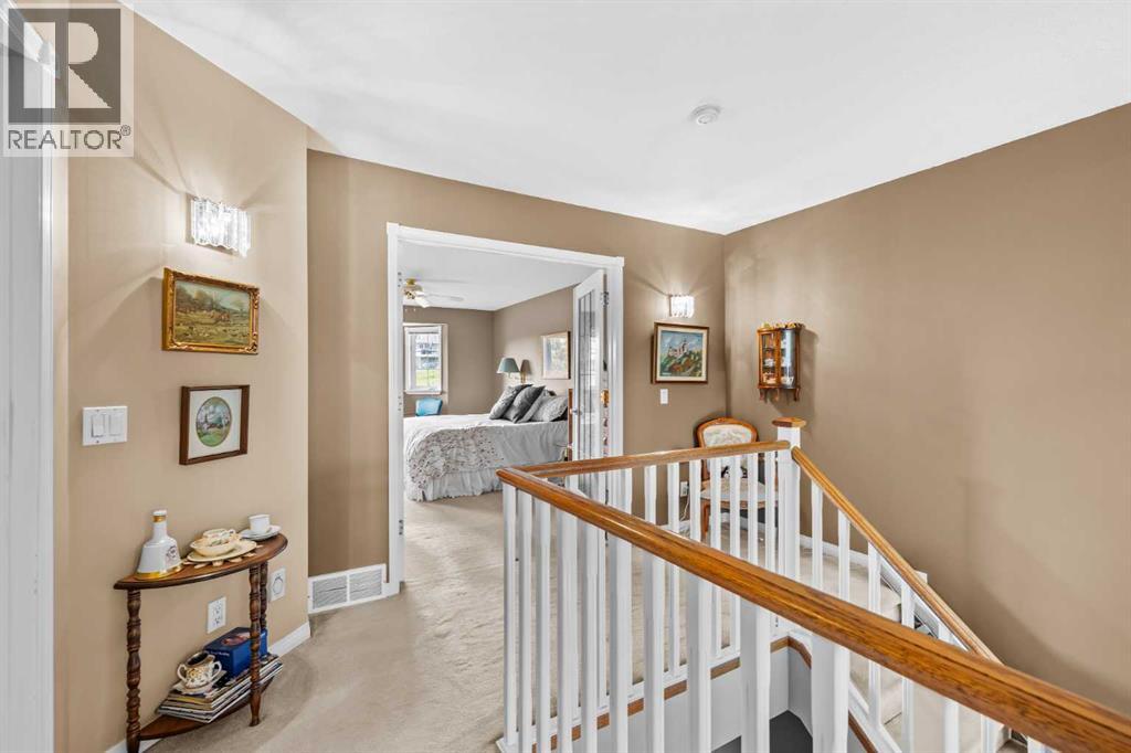 Single Family House for Sale in   Silver Springs Road NW Silver Springs Calgary 