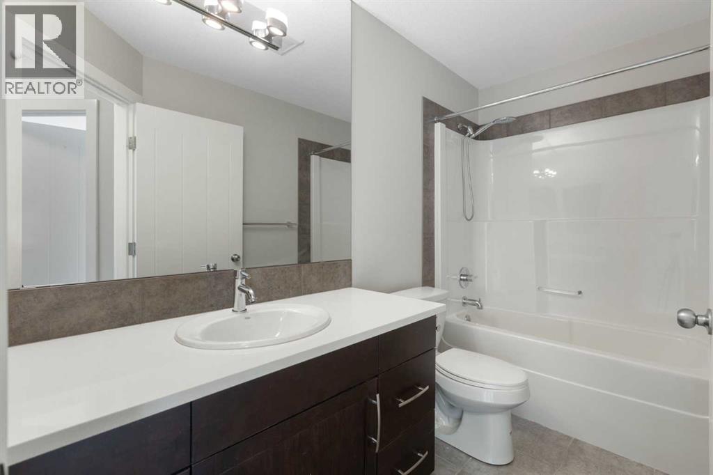 Single Family House for Sale in  Quarry Villas SE Douglasdale/Glen Calgary 
