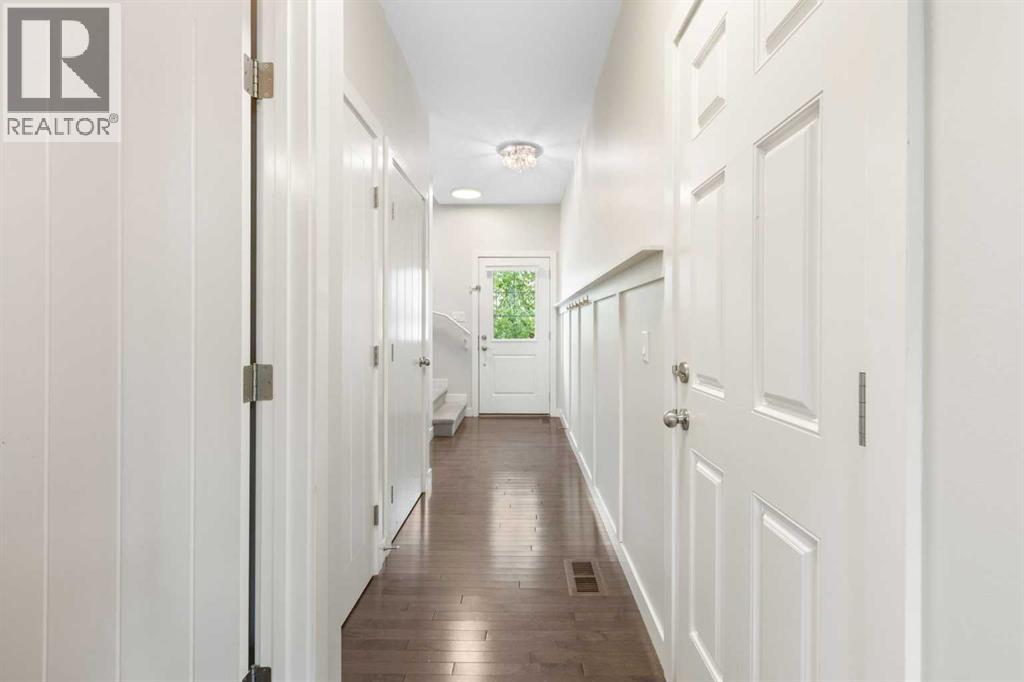 Single Family House for Sale in  Quarry Villas SE Douglasdale/Glen Calgary 