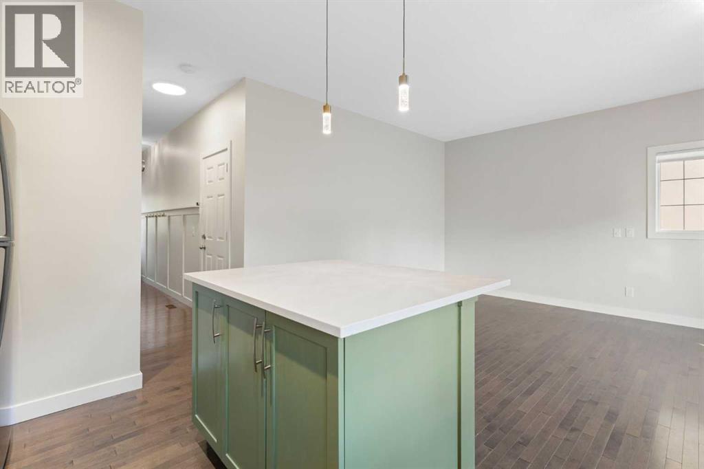 Single Family House for Sale in  Quarry Villas SE Douglasdale/Glen Calgary 