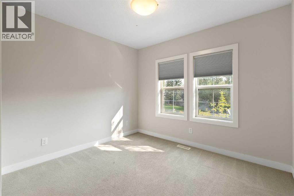 Single Family House for Sale in  Quarry Villas SE Douglasdale/Glen Calgary 