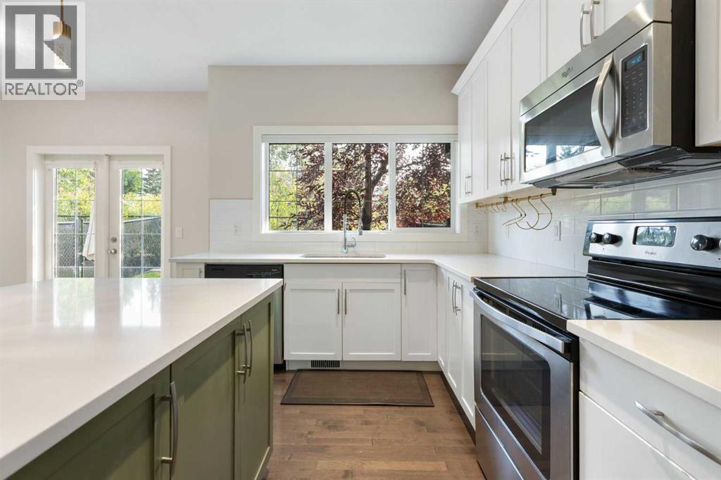 Single Family House for Sale in  Quarry Villas SE Douglasdale/Glen Calgary 