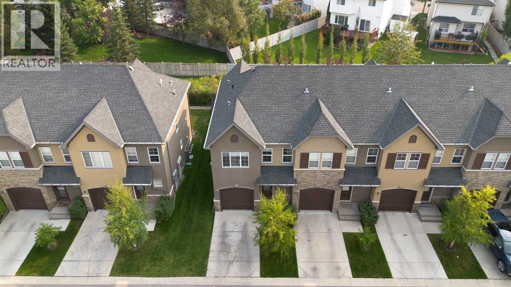 Single Family House for Sale in  Quarry Villas SE Douglasdale/Glen Calgary 