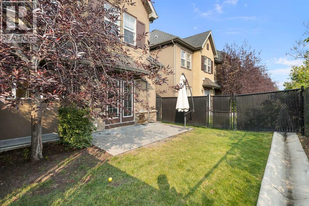 Single Family House for Sale in  Quarry Villas SE Douglasdale/Glen Calgary 