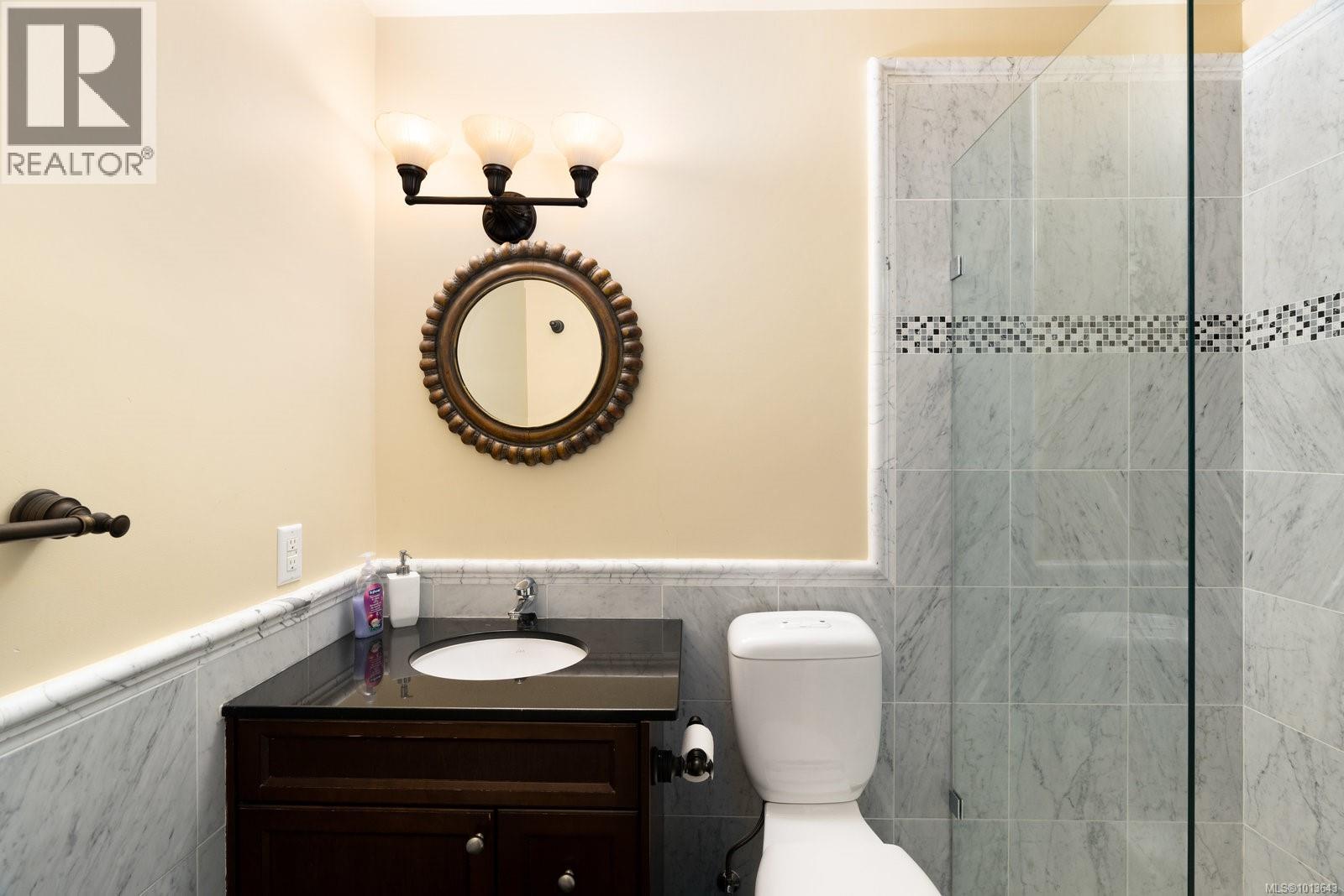 409 1602 Quadra Street, Victoria