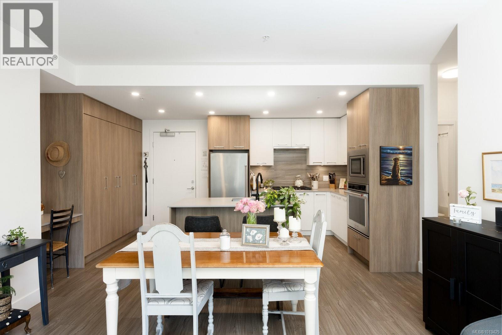 405 960 Reunion Avenue, Langford