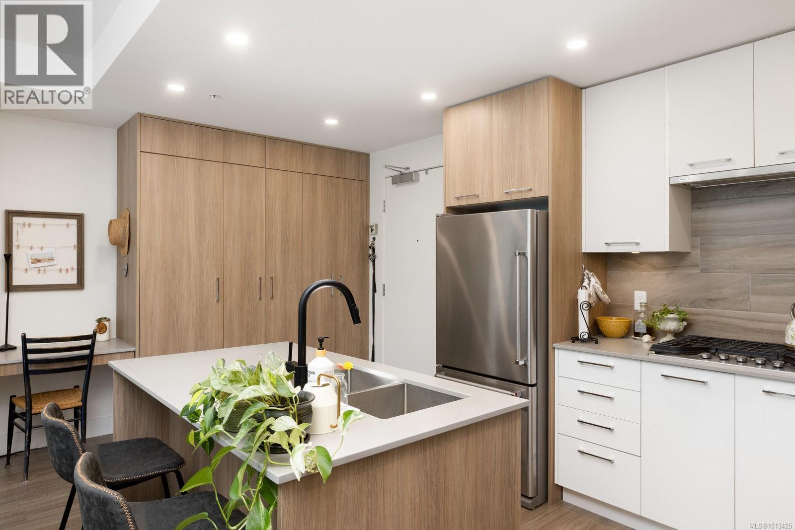 405 960 Reunion Avenue, Langford