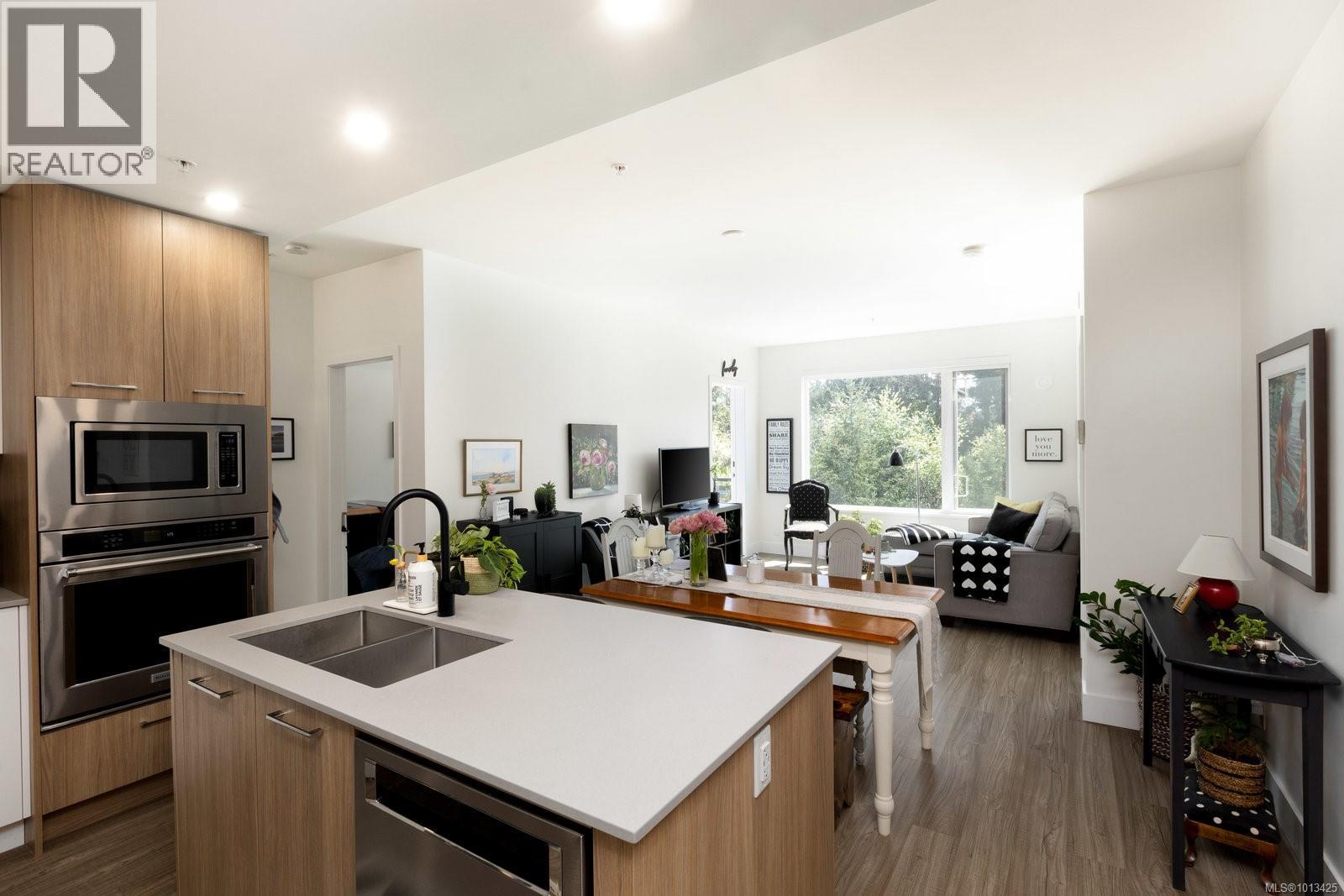 405 960 Reunion Avenue, Langford