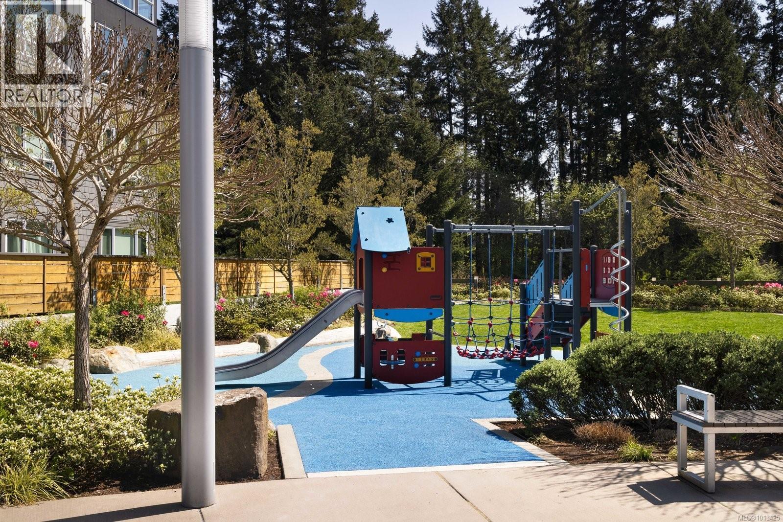 405 960 Reunion Avenue, Langford