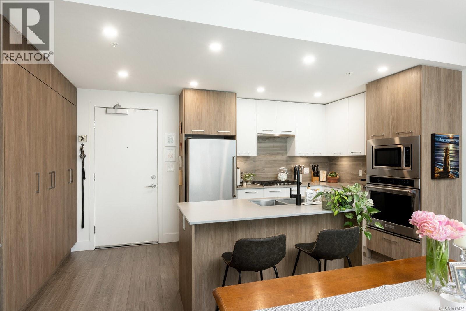 405 960 Reunion Avenue, Langford
