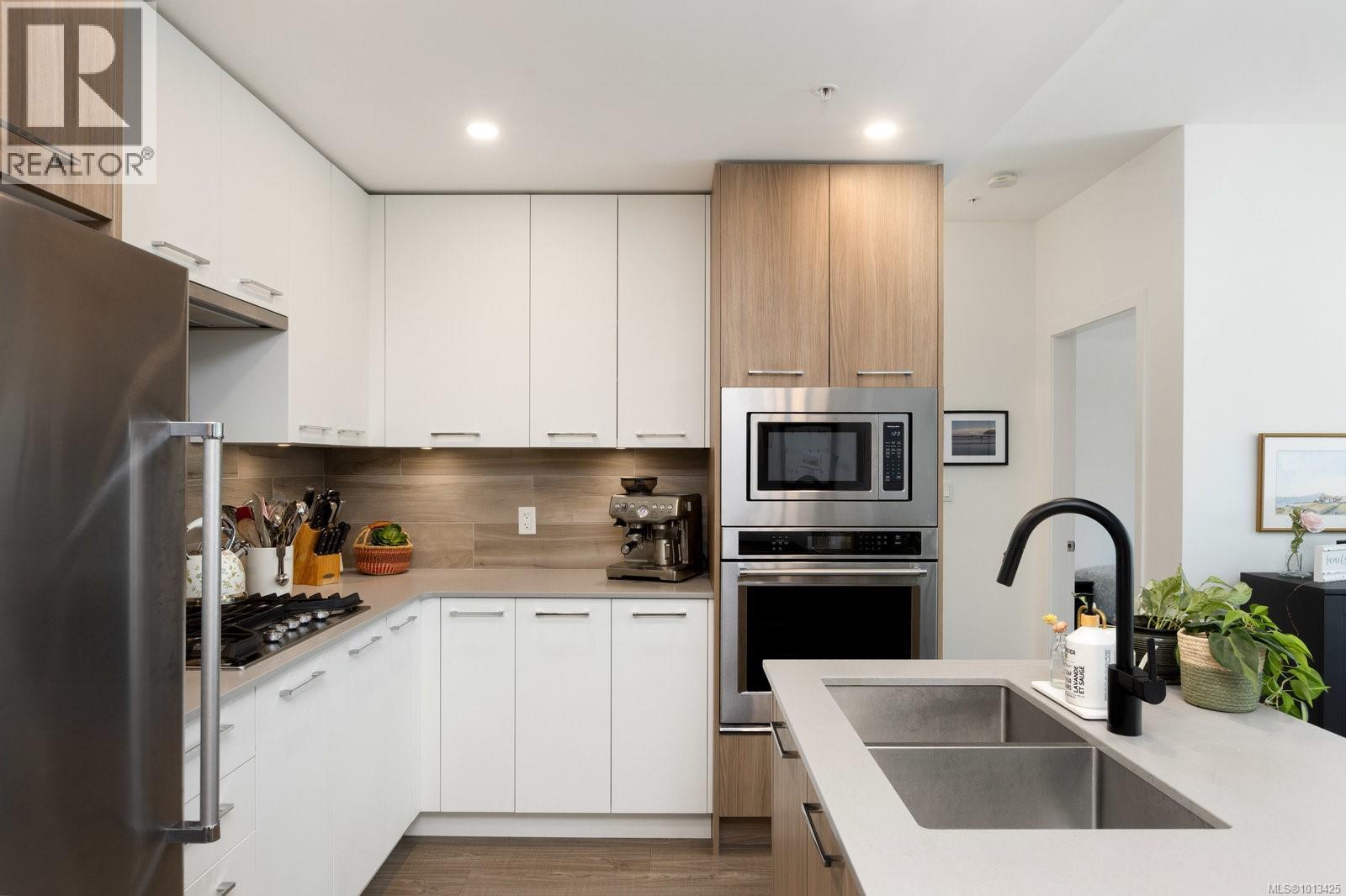 405 960 Reunion Avenue, Langford