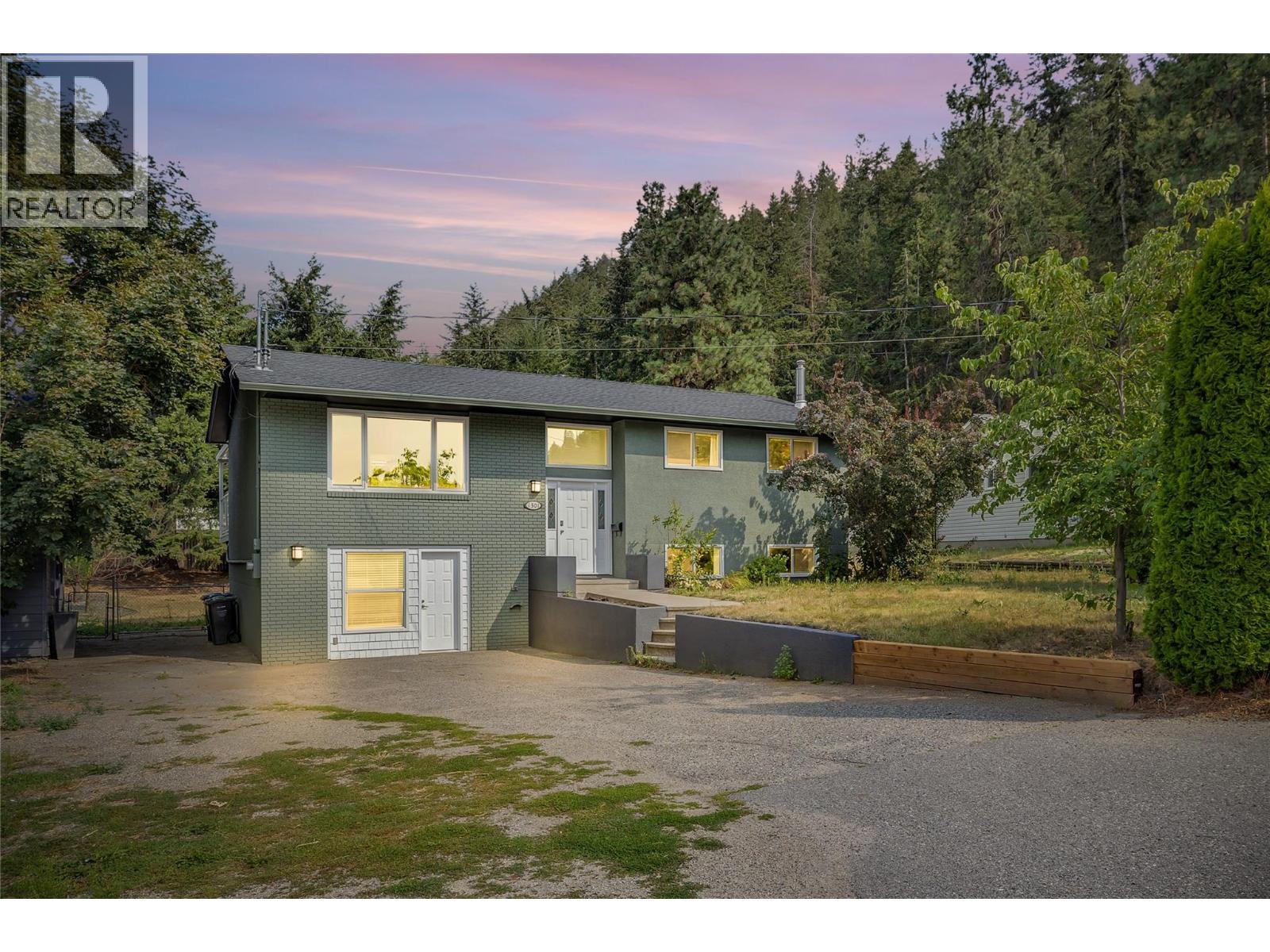  1301 Ponderosa Road, West Kelowna