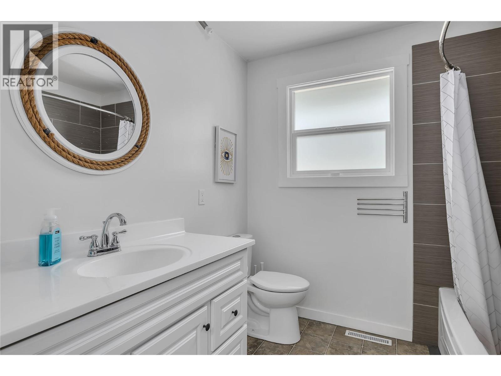  1301 Ponderosa Road, West Kelowna