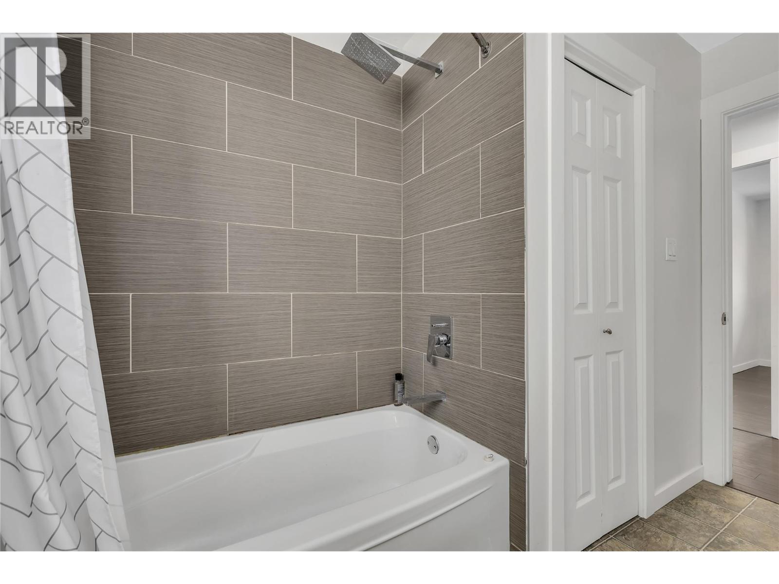  1301 Ponderosa Road, West Kelowna