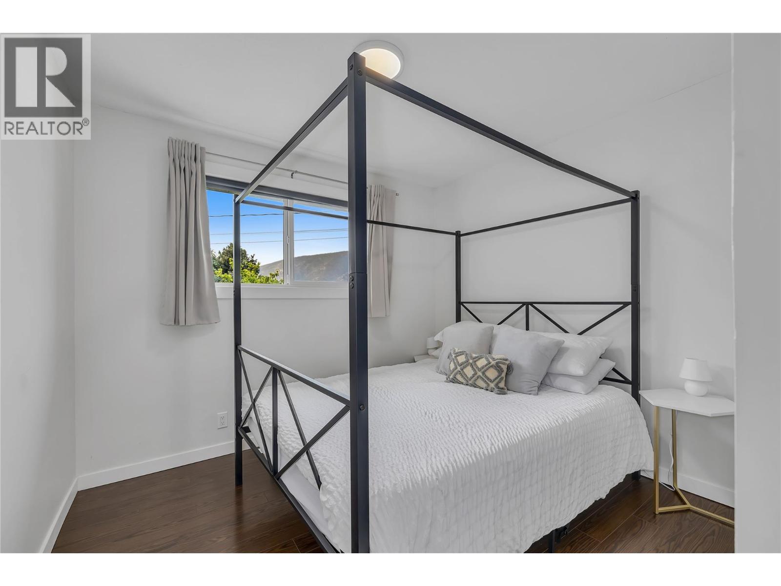  1301 Ponderosa Road, West Kelowna