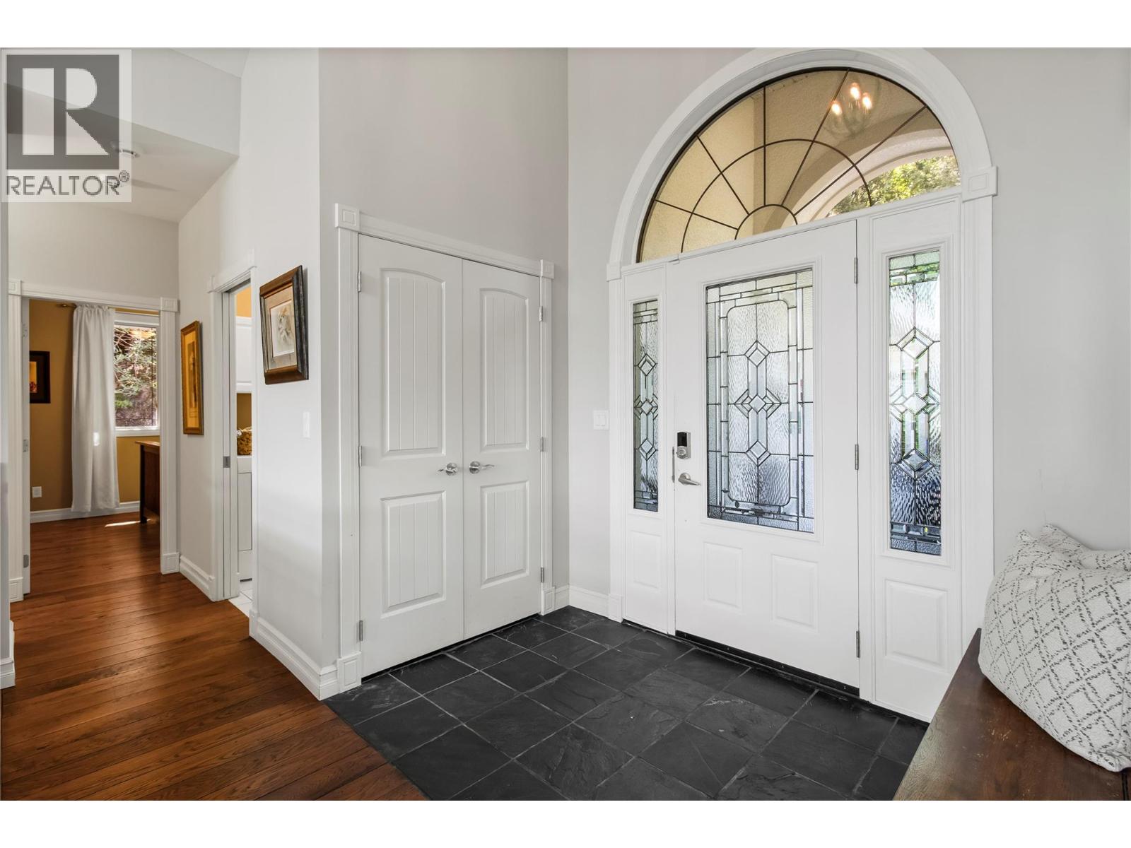 2422 Waverly Drive, Blind Bay