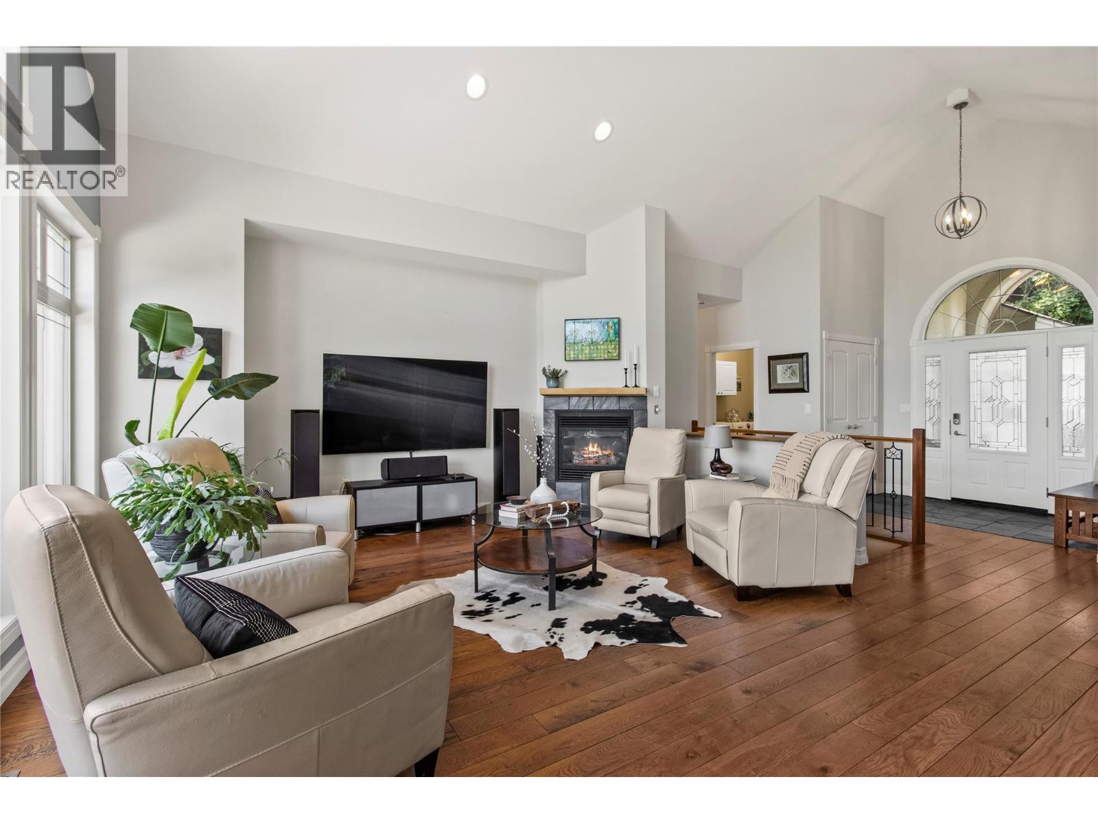 2422 Waverly Drive, Blind Bay