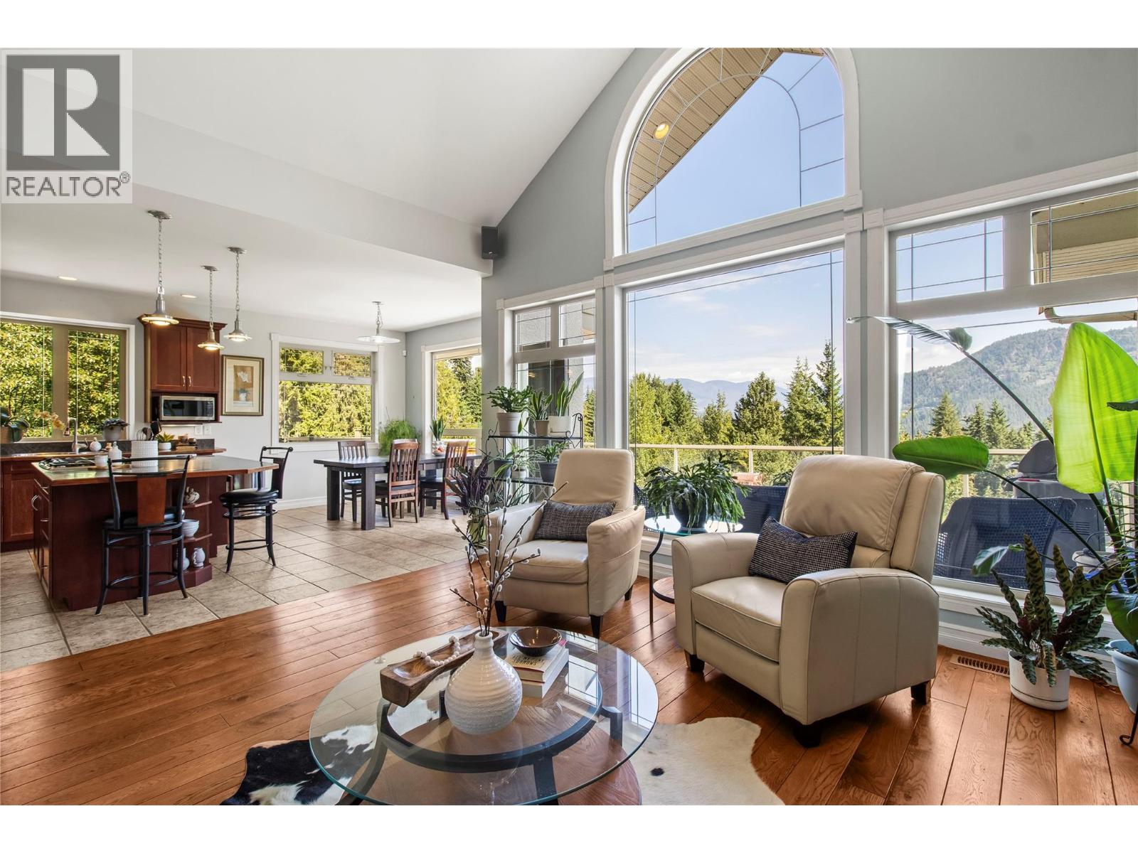 2422 Waverly Drive, Blind Bay