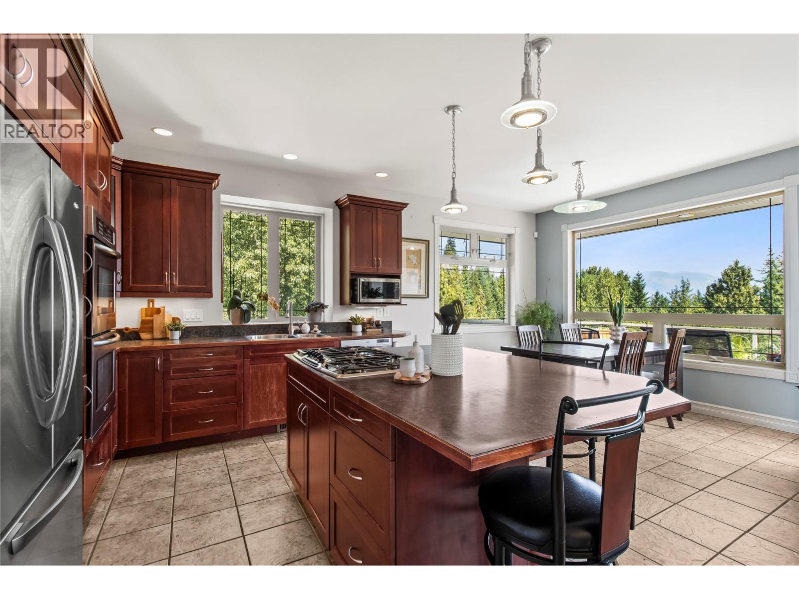 2422 Waverly Drive, Blind Bay