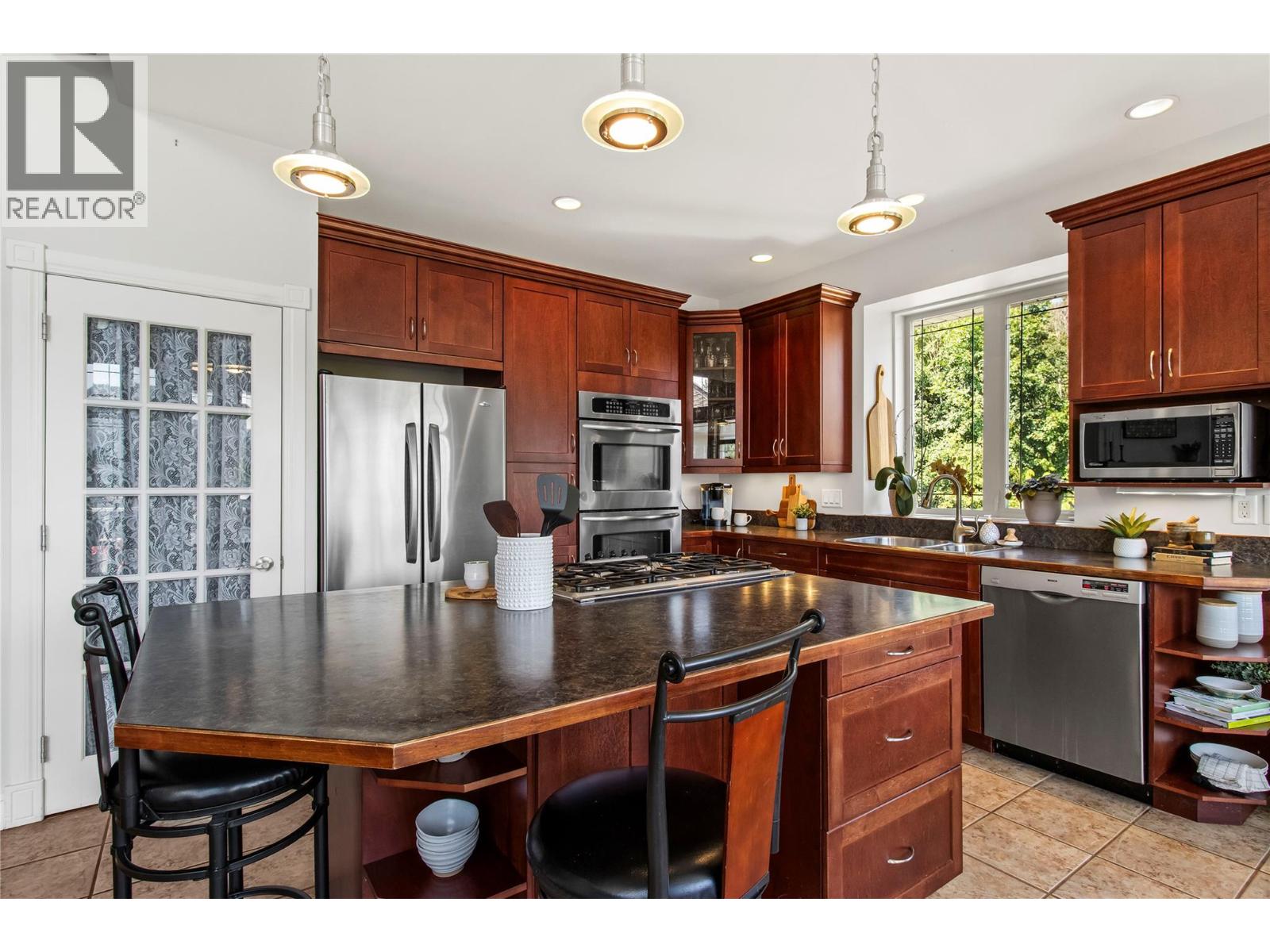 2422 Waverly Drive, Blind Bay