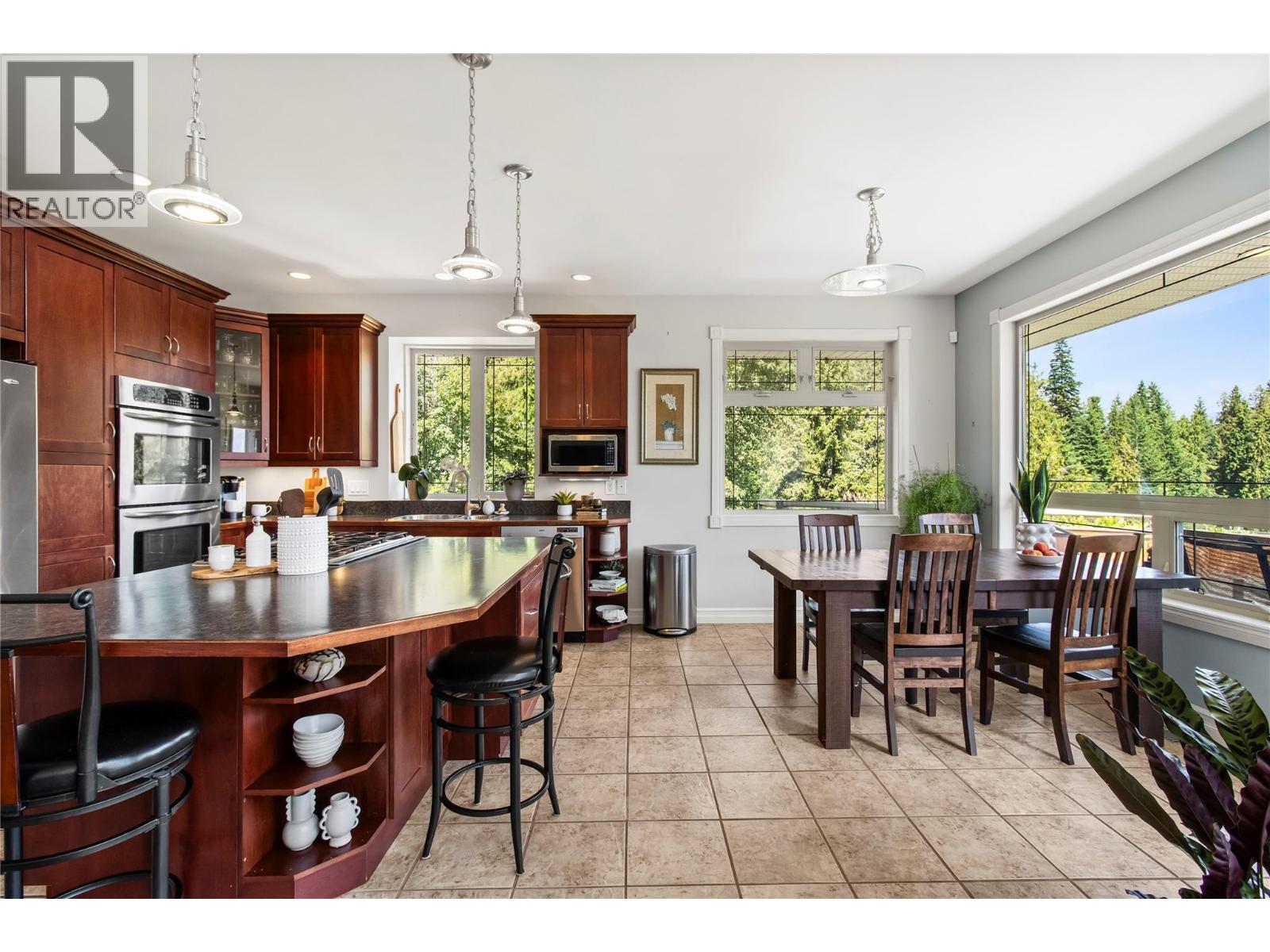 2422 Waverly Drive, Blind Bay