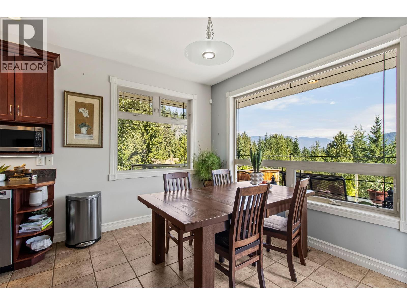 2422 Waverly Drive, Blind Bay