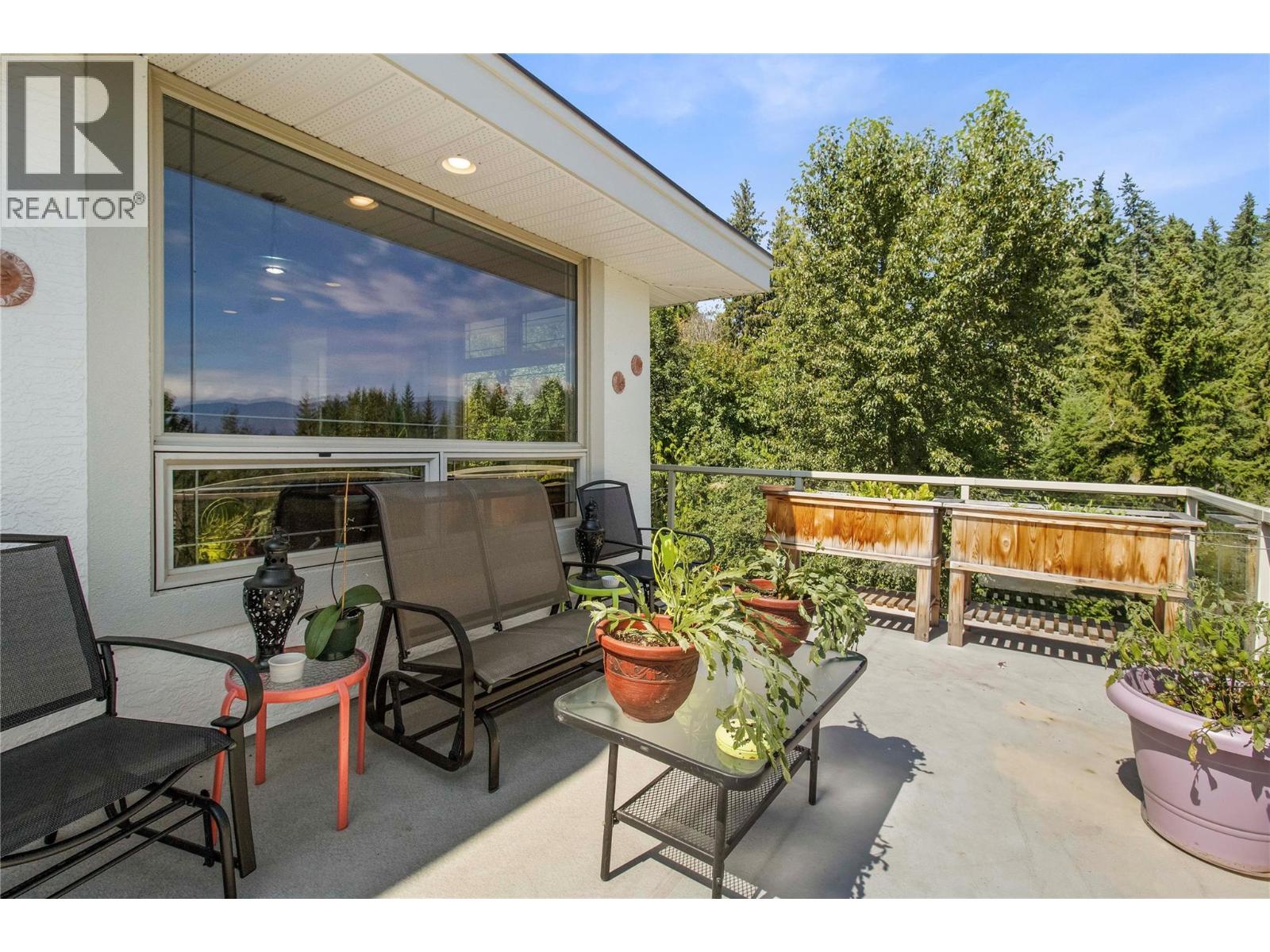 2422 Waverly Drive, Blind Bay