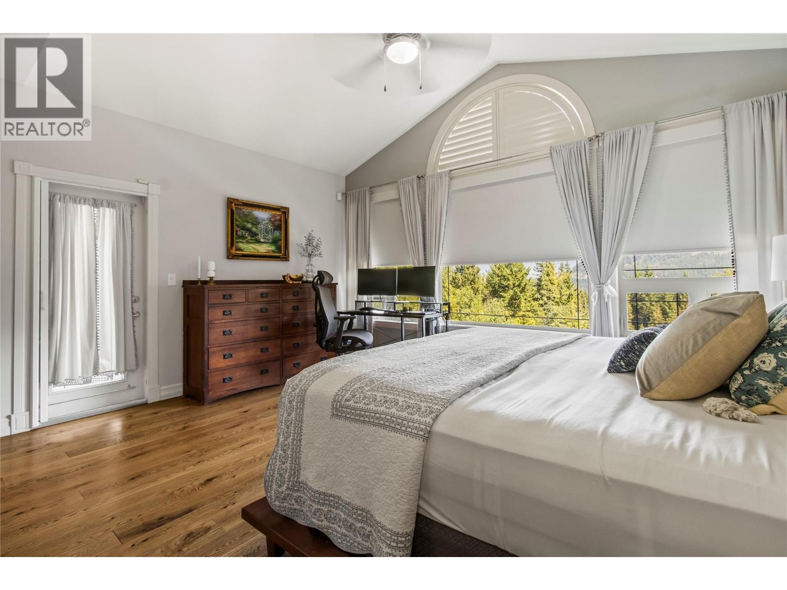 2422 Waverly Drive, Blind Bay