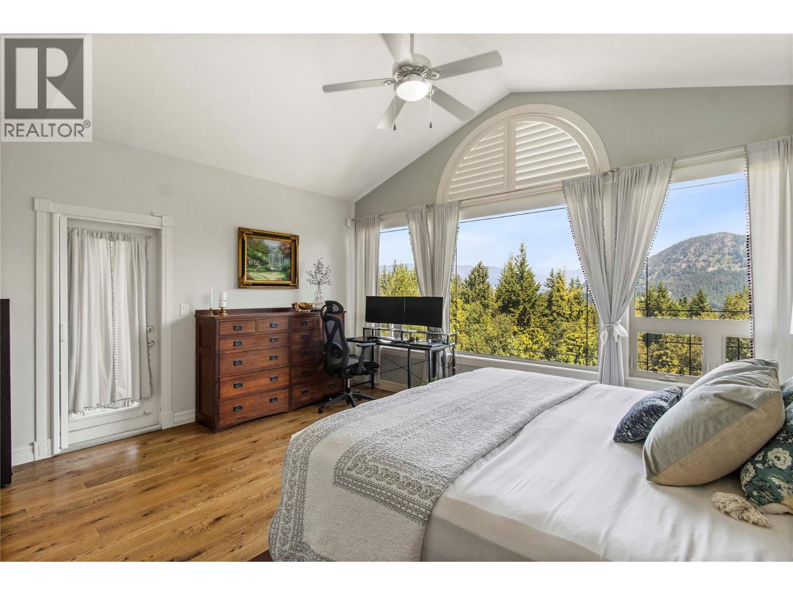 2422 Waverly Drive, Blind Bay