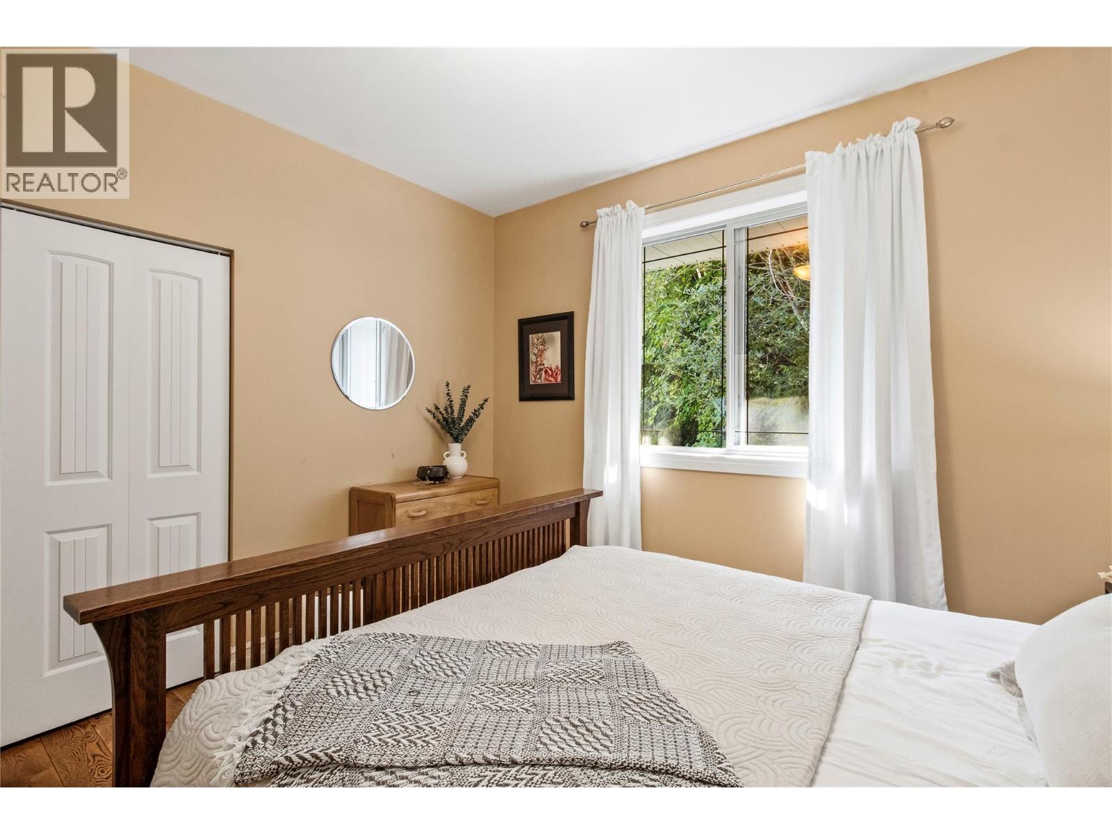 2422 Waverly Drive, Blind Bay