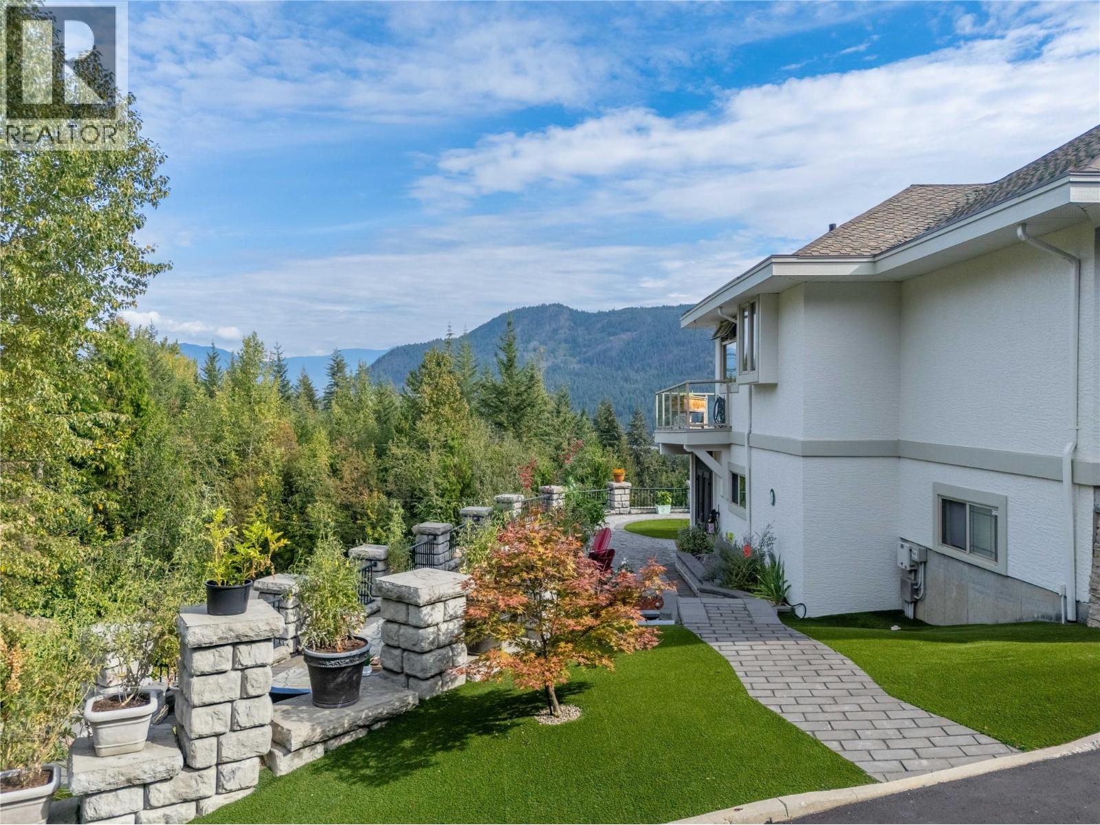 2422 Waverly Drive, Blind Bay