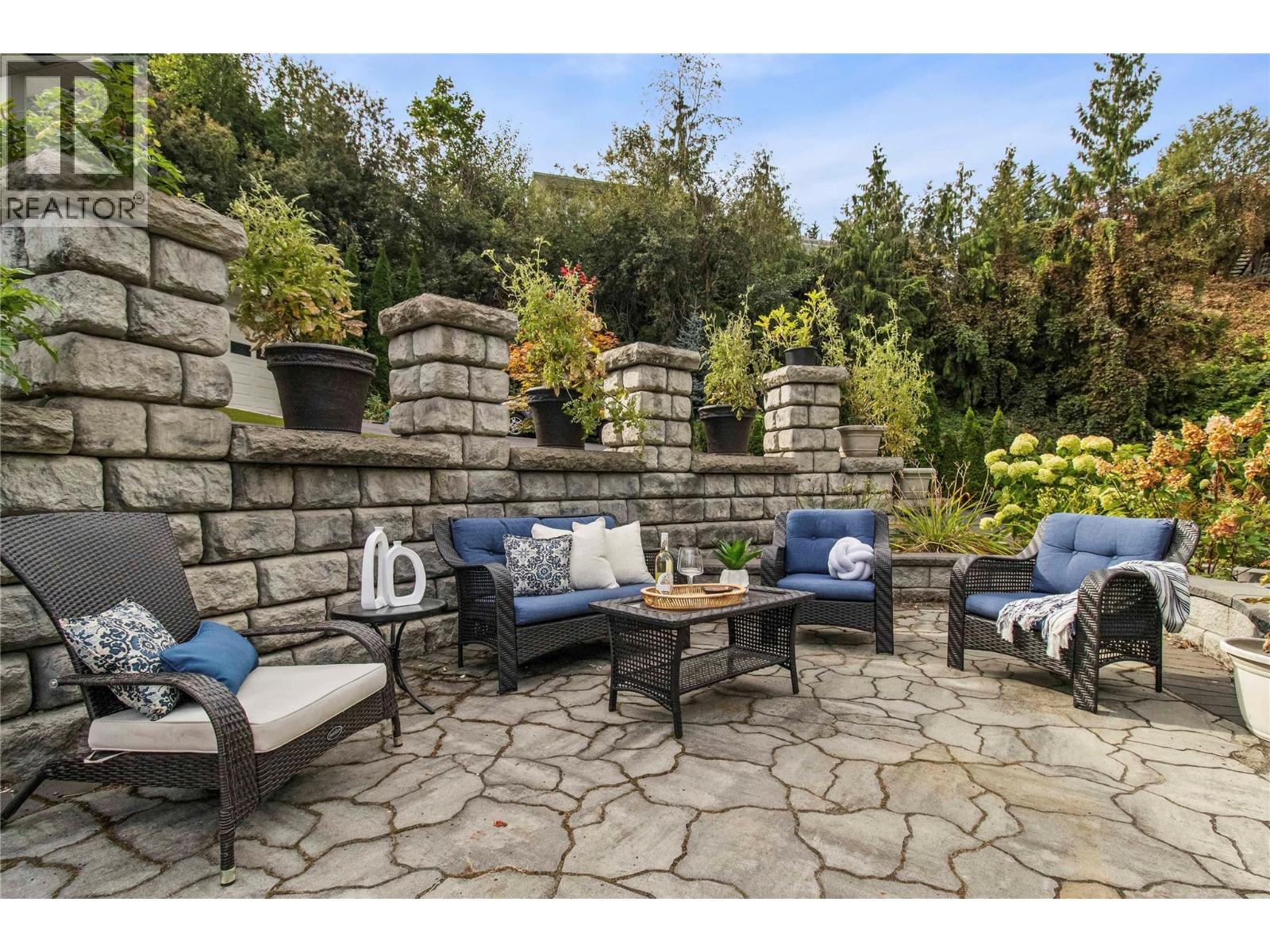 2422 Waverly Drive, Blind Bay