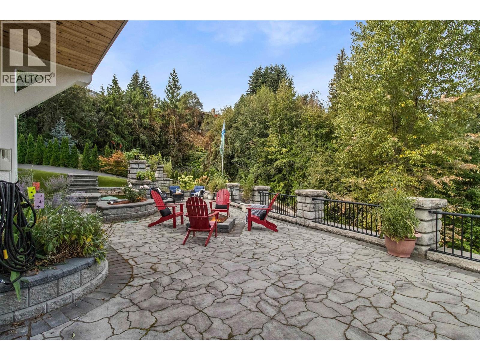 2422 Waverly Drive, Blind Bay