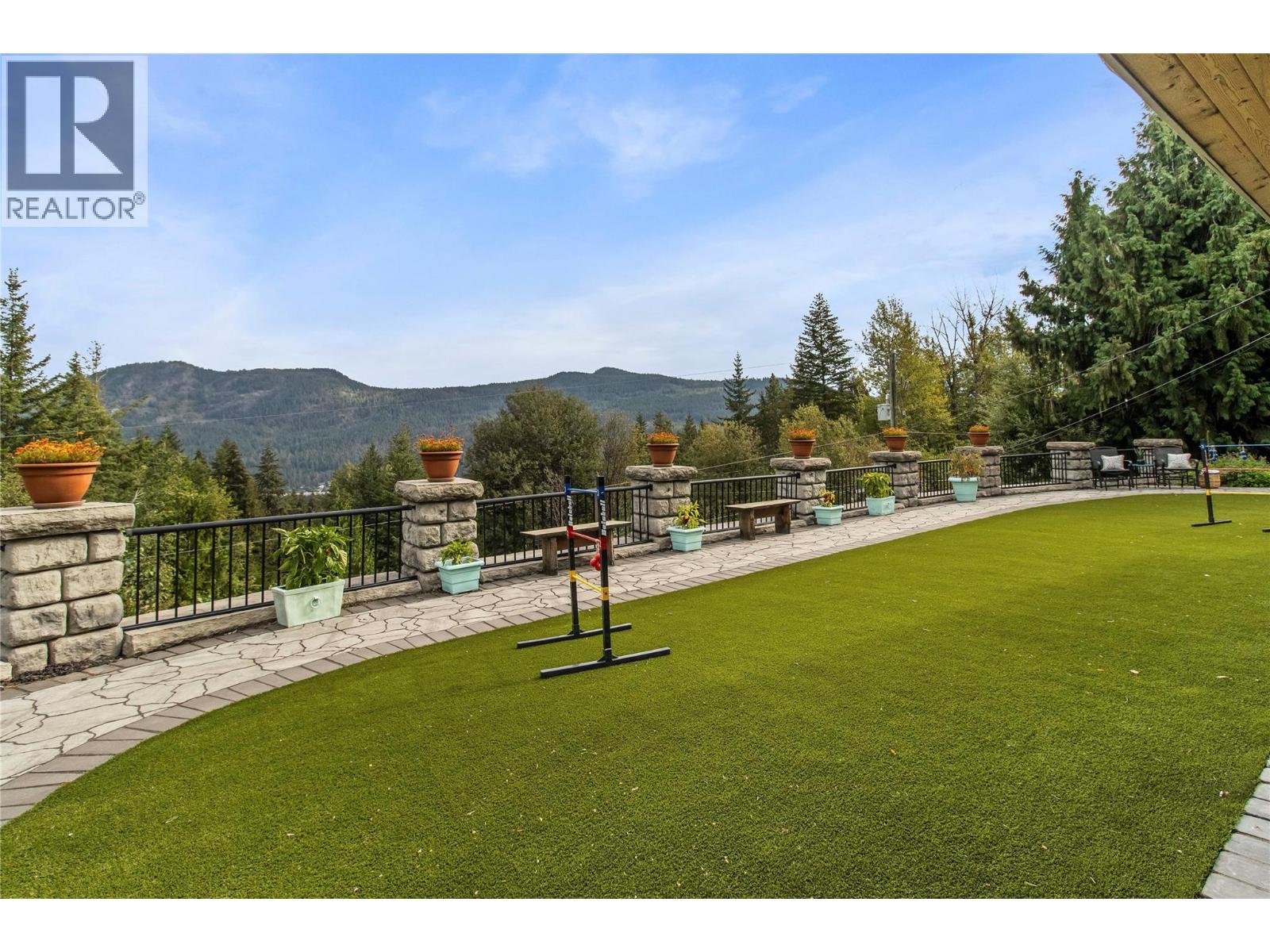 2422 Waverly Drive, Blind Bay