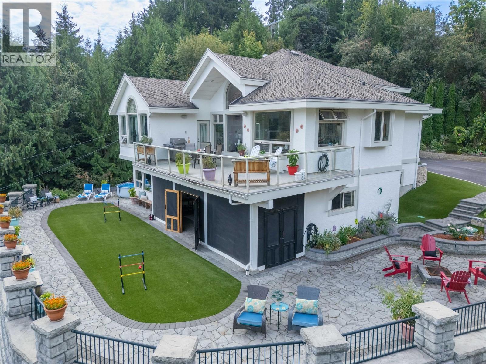 2422 Waverly Drive, Blind Bay