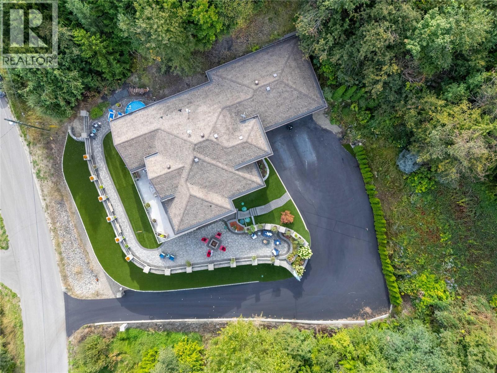 2422 Waverly Drive, Blind Bay