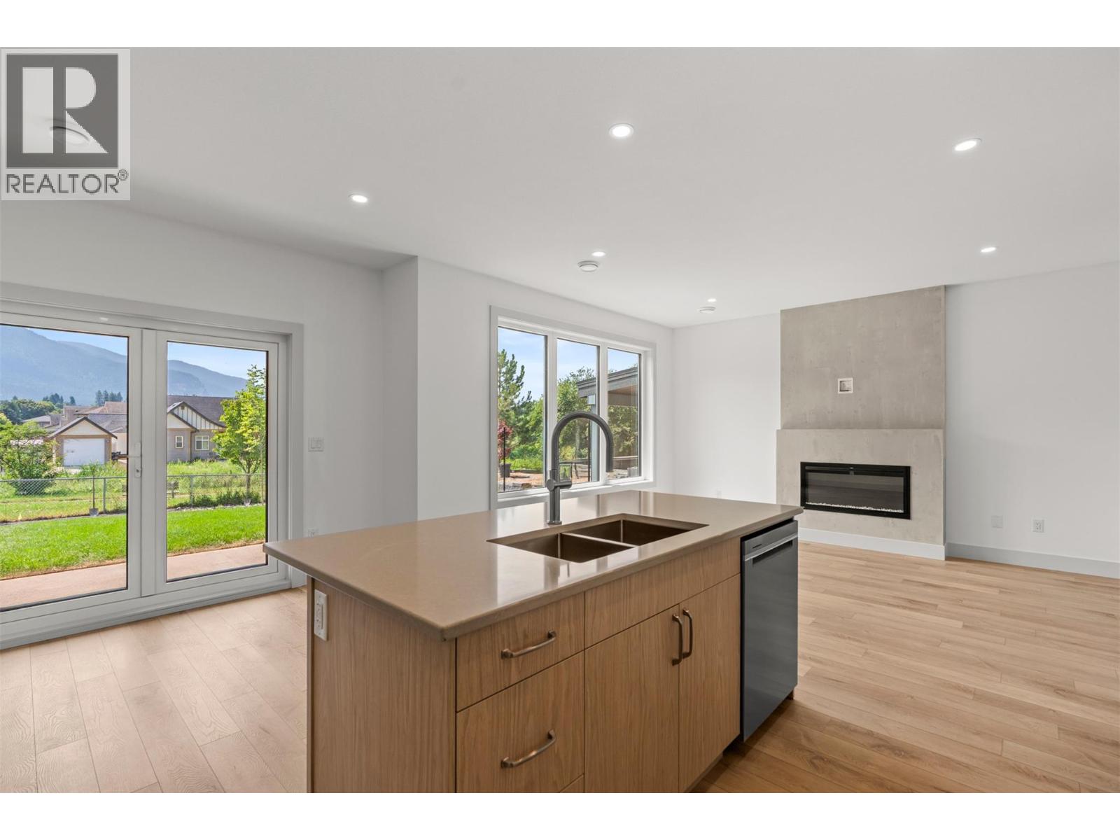 2345 Patterson Avenue Unit# 102, Armstrong