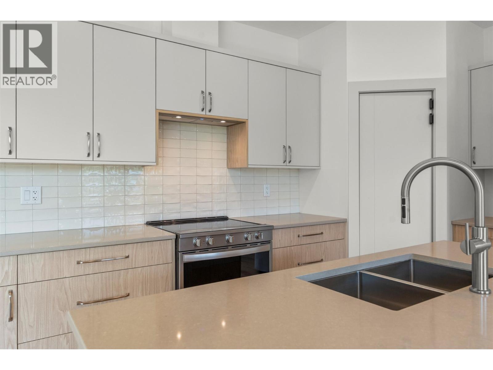 2345 Patterson Avenue Unit# 102, Armstrong