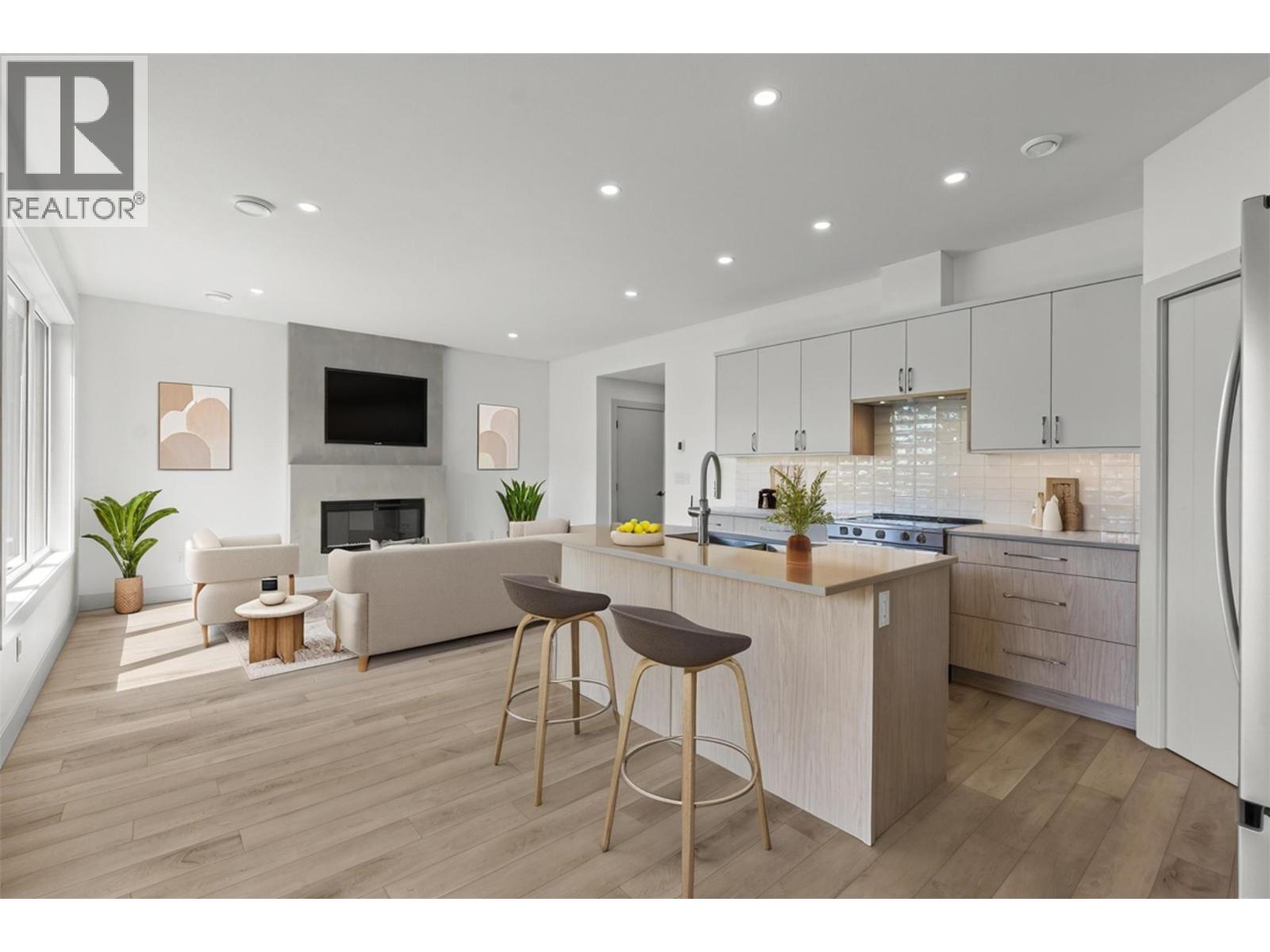 2345 Patterson Avenue Unit# 102, Armstrong