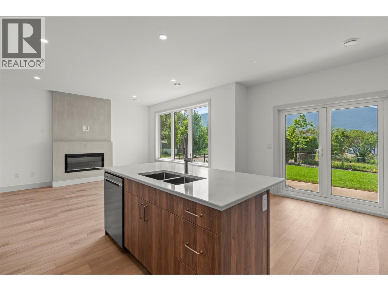 2345 Patterson Avenue Unit# 101, Armstrong