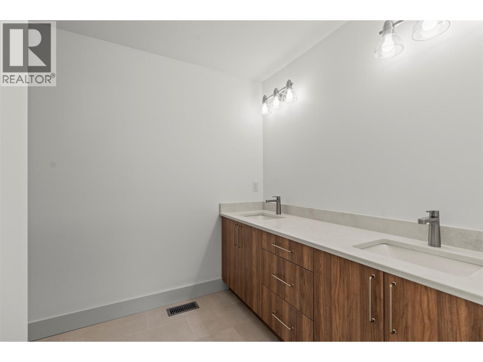 2345 Patterson Avenue Unit# 101, Armstrong