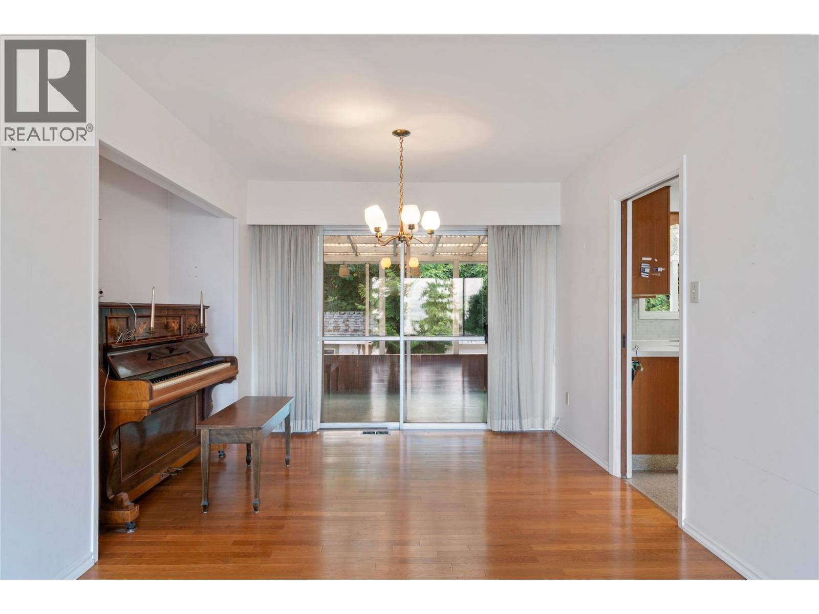  1160 Lakeshore Road Northeast, Salmon Arm