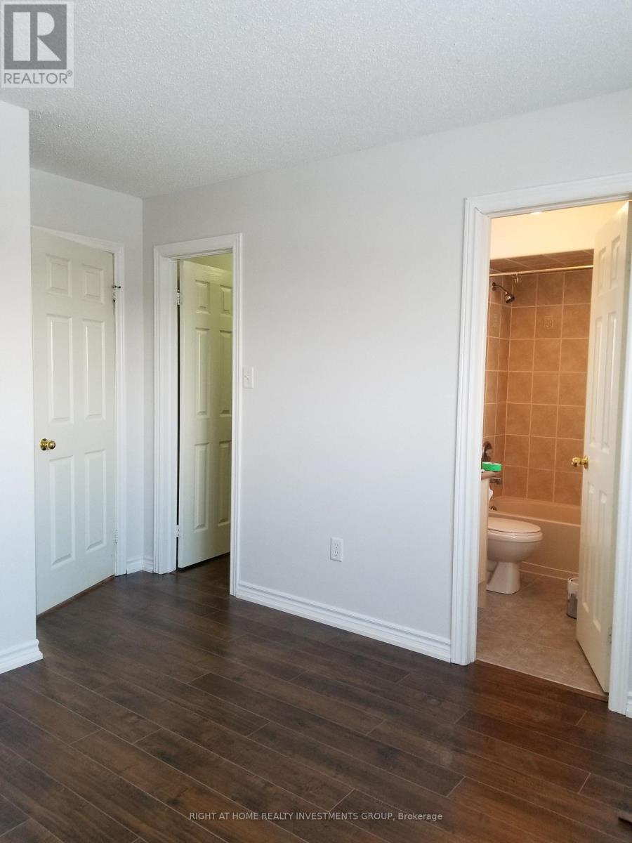 Multi-family House for Sale in  LANG DRIVE Barrie (Northwest) 