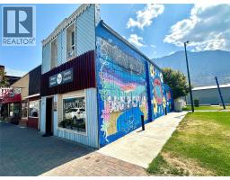  623 7th Avenue, Keremeos