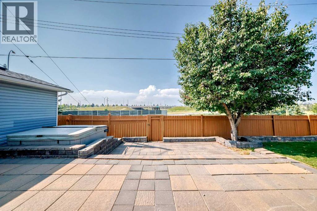 Single Family House Bungalow for Sale in  Olympia Crescent SE Ogden Calgary 