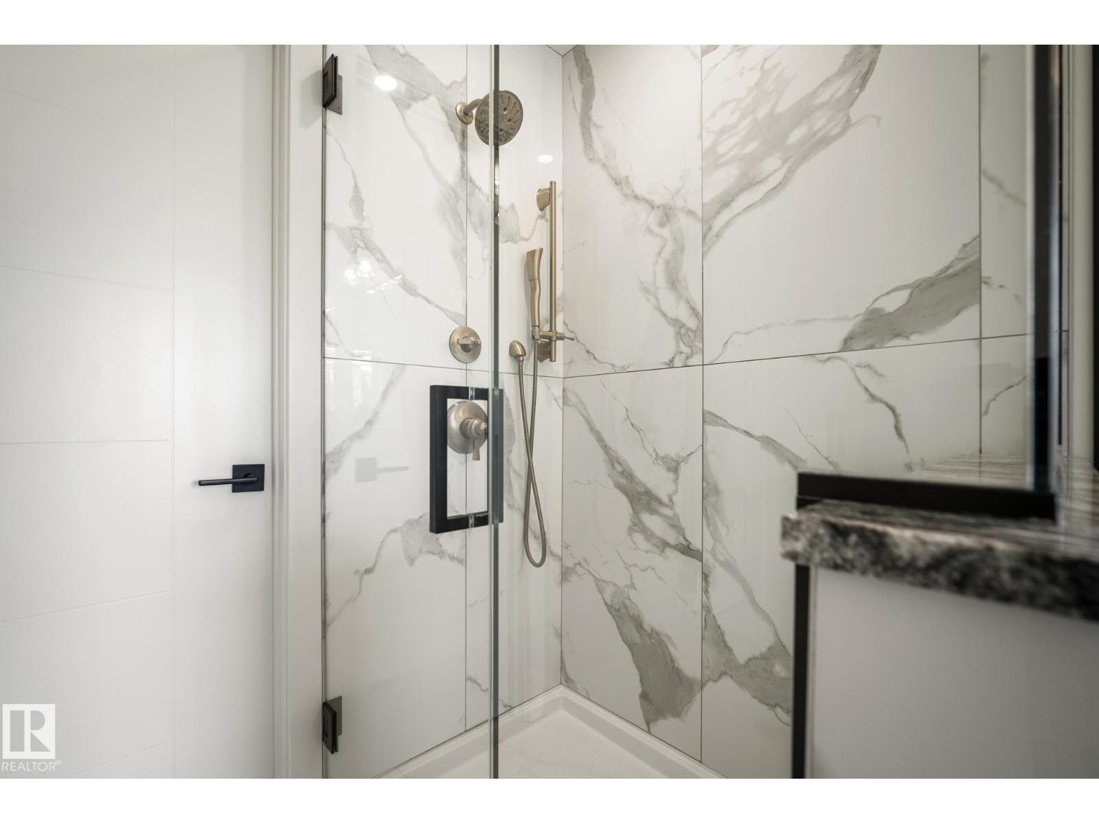 8803 STRATHEARN DR NW, Edmonton