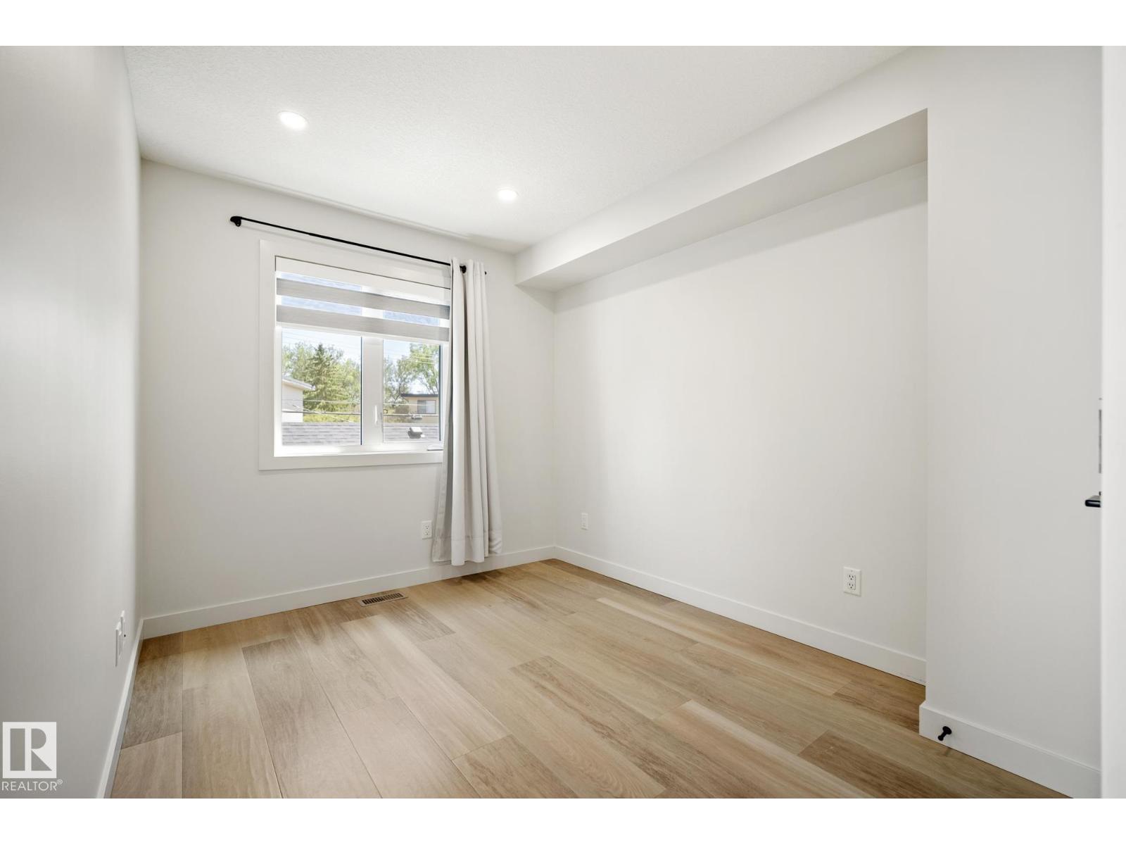 8803 STRATHEARN DR NW, Edmonton