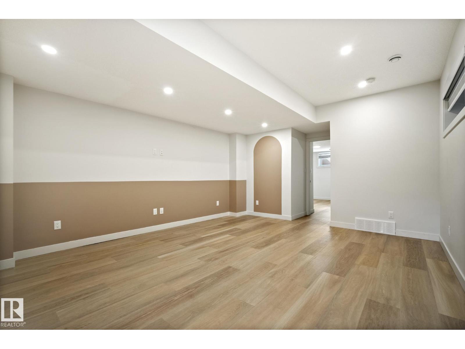 8803 STRATHEARN DR NW, Edmonton